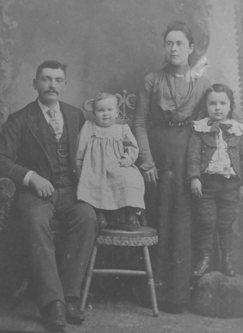 Men, Women, Men & Women, ST